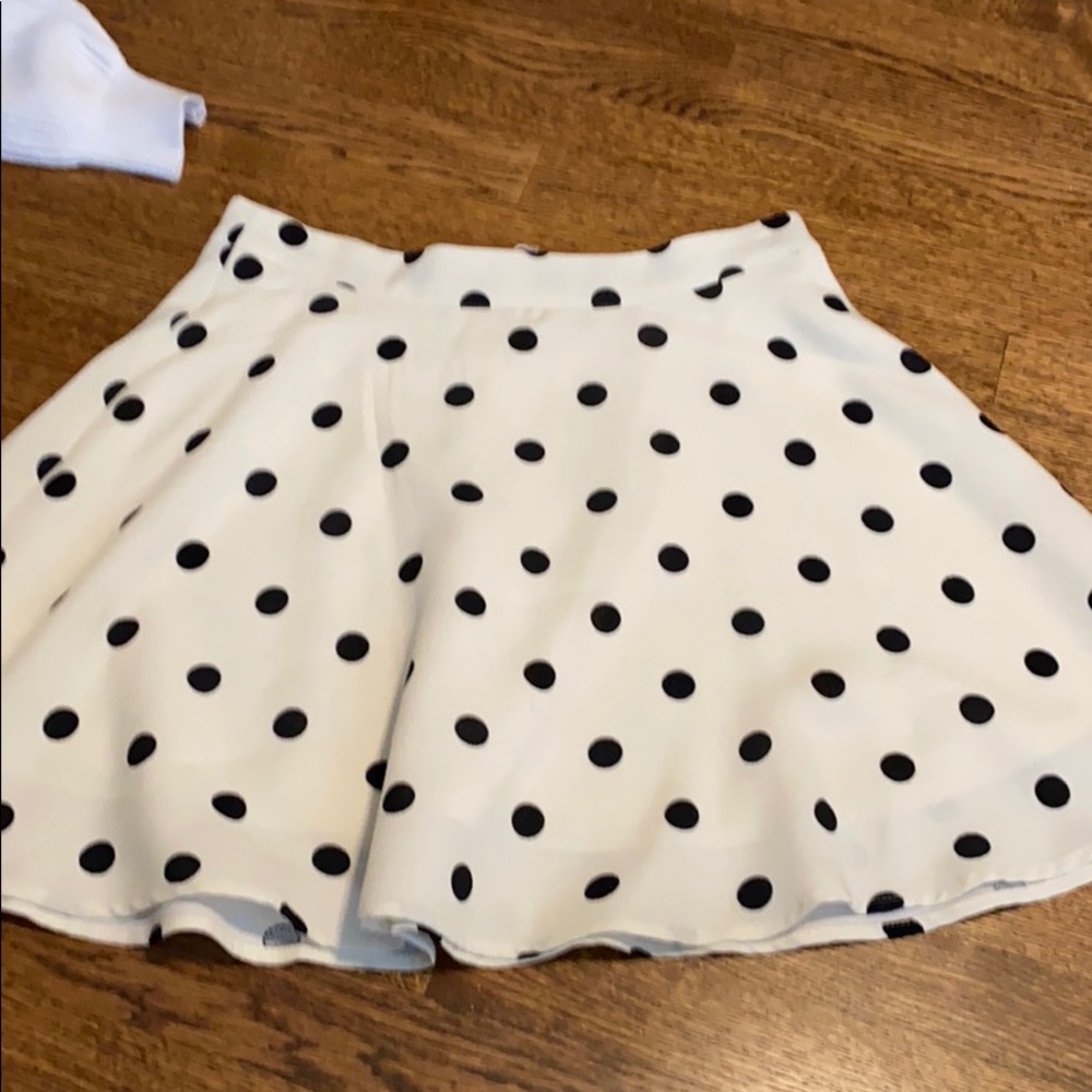 Forever 21 black and white polka dot skirt